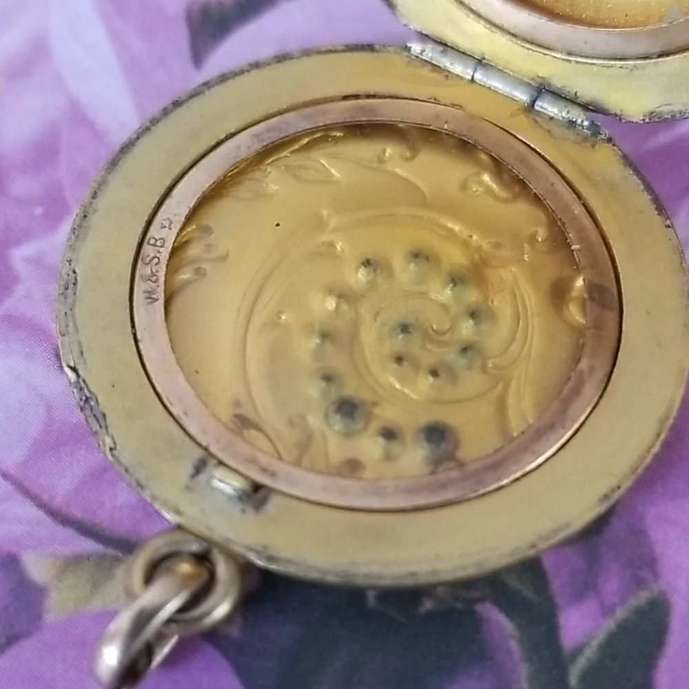 Antique Vintage Early 1900s W & SB Art Nouveau Gold Filled and Sapphire Locket - Picture 7 of 16